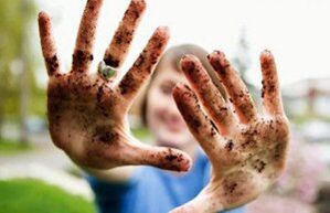 Le mani sporche sono la causa dell'invasione elminta